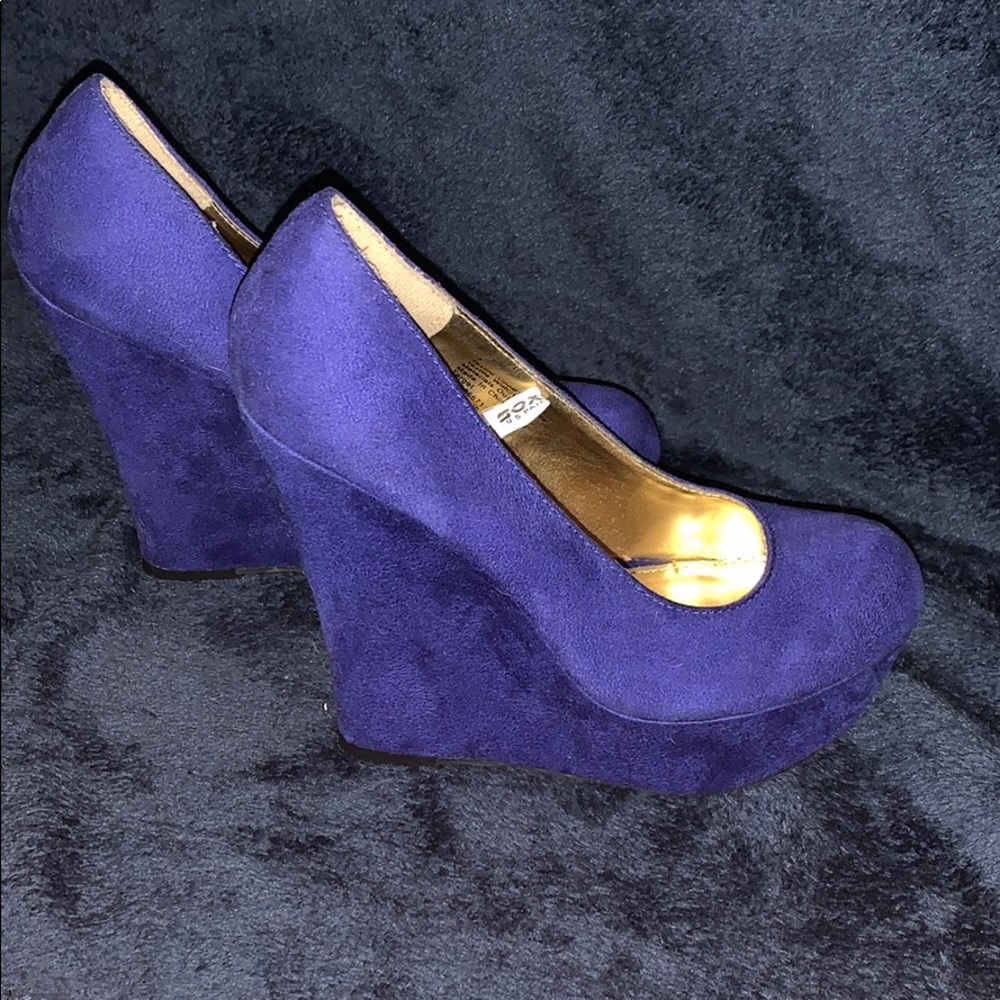 Size 7 blue wedge heels